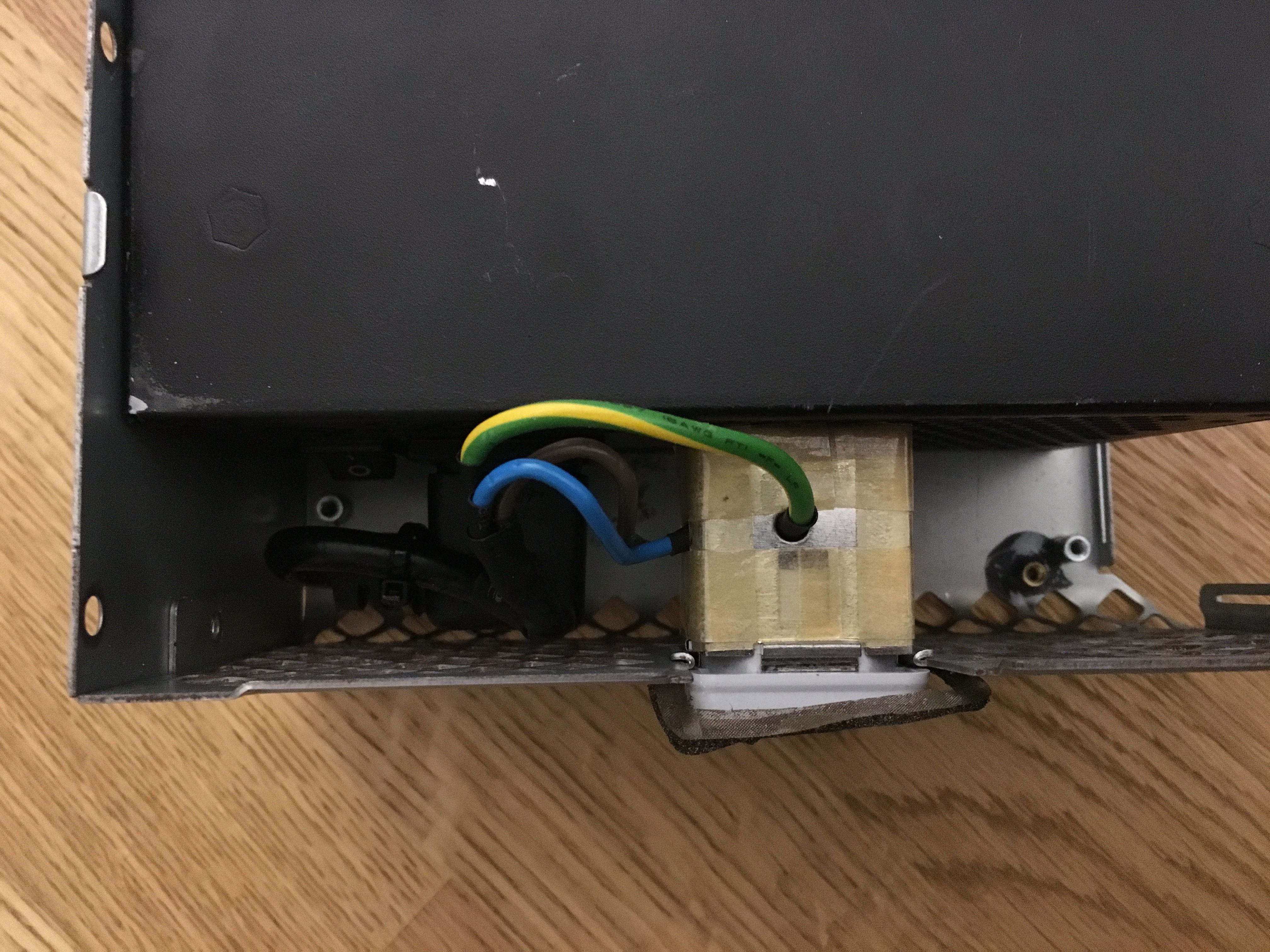 psu-connection-closeup.jpg